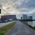 The Arctic Edge - Modern Seaside Apartment With Host In Central Tromso