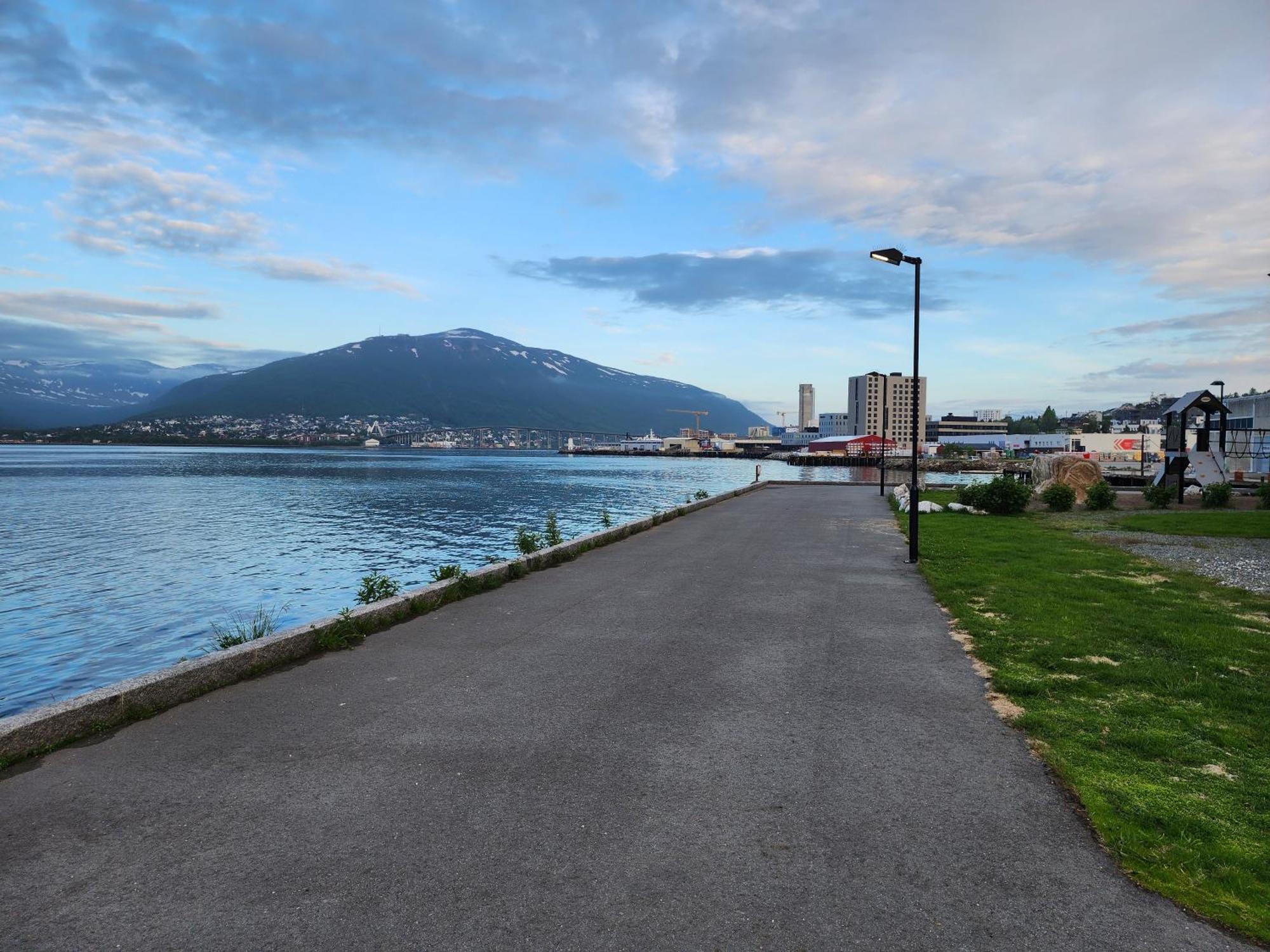 The Arctic Edge - Modern Seaside With Host In Privat overnatting *